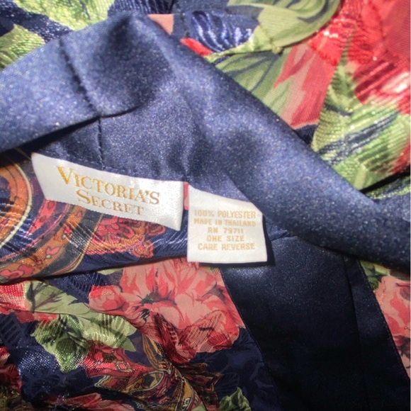 Victoria Secret Gold Label Vintage Floral Chemise Slip and Robe Set O/S-M - Picture 10 of 12